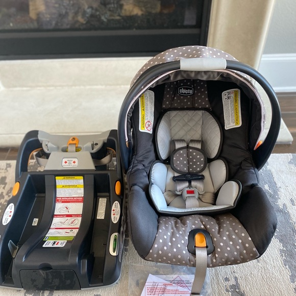 ❌SOLD❌Chicco keyfit30 car seat and base - Picture 3 of 12